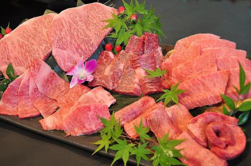 含米泽牛的套餐20,000日元【使用稀有部位/总量约880克】