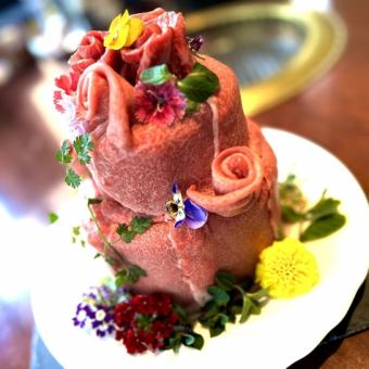 一日２組限定お花を飾ったスペシャルな肉ケーキでSPアニバーサリーコース