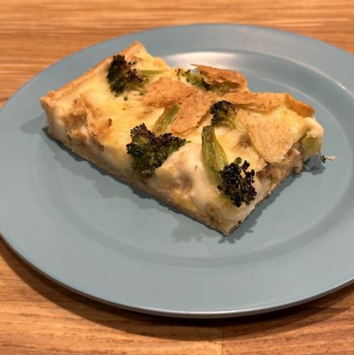 국산 닭과 브로콜리 크림파이