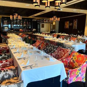 Groups can also be seated comfortably. Standing receptions are also available.