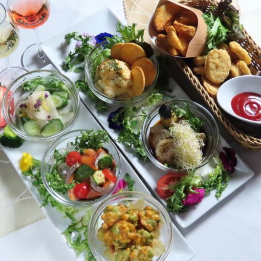 【ランチ＆ディナーOK】【1.5時間飲み放題付】女子会コース＜全9品＞