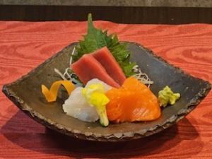 Assortment of three kinds of sashimi