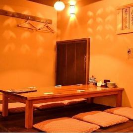[Child-raised sunken kotatsu seating, accommodating up to 8 people] Relax and stretch your legs, perfect for entertaining.At the back of the first floor, there are two sunken kotatsu tables with raised floors.It's nice to be able to sit back and stretch your legs out. It is also possible to combine the two tables.It is perfect for special business entertainment, dinner parties, and when entertaining guests from outside the prefecture.