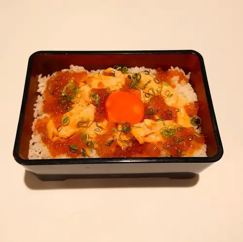 鮭とイクラの親子ご飯
