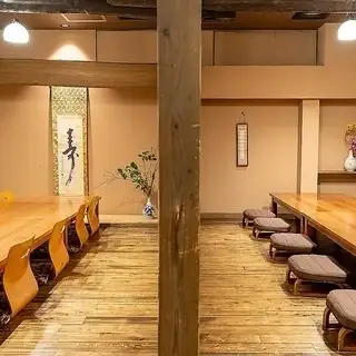 フロア貸切は60名様から♪和の情緒漂う店内は、落ち着いた空間。