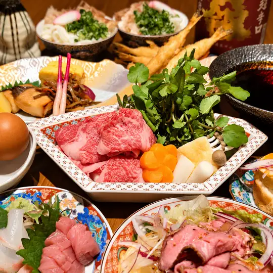 【年末派對套餐 - 竹子 - 8,000日圓】包含和牛壽喜燒、小河豚等7道菜 ◆ 含120分鐘暢飲