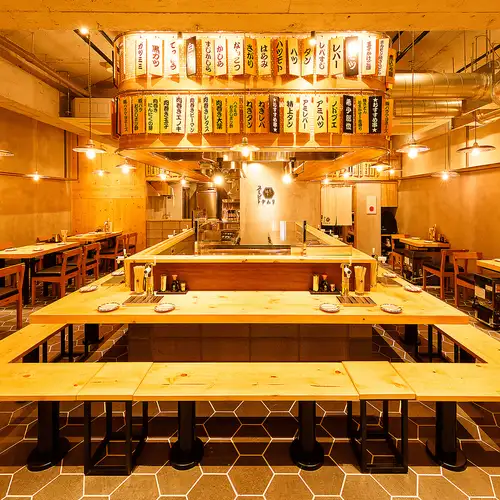 <p>広々としたお部屋造りで団体様も大歓迎!!ご宴会・飲み会や女子会をはじめ、合コンやデートなど様々なプライベートシーンにご利用下さい♪【池袋 居酒屋 歓送迎会】</p>