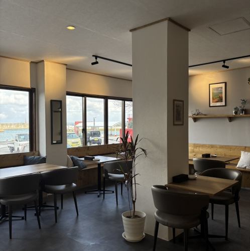 落ち着く雰囲気の店内