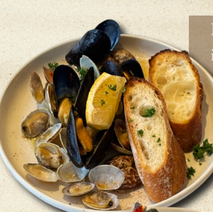 ムール貝とアサリの白ワイン蒸し