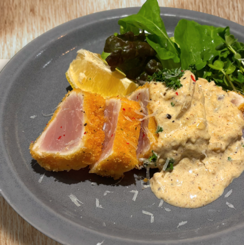 佐良浜産まぐろのレアカツ 特製タルタルソース