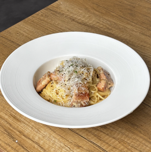 厚切りベーコンのカルボナーラ