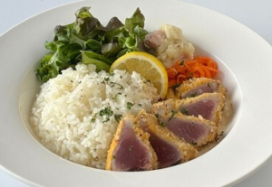 佐良浜産 マグロのレアカツプレート