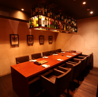 We also have private rooms that can accommodate up to 12 people and 10 people.