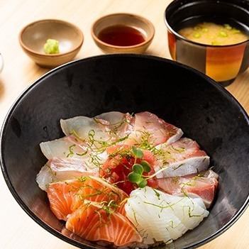 店主厳選！淡路産の旬魚と地場食材に徹底したこだわり