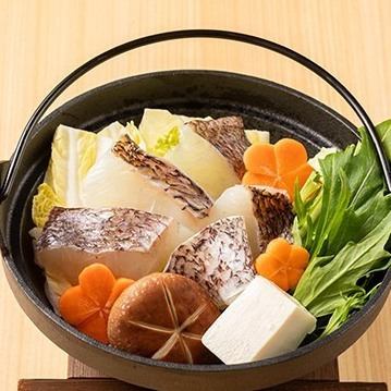 淡路産・鮮魚の旨味が溶け出す贅沢鍋！鯛や旬の魚介を厳選酒と共に囲む、至福の大人数宴会を♪