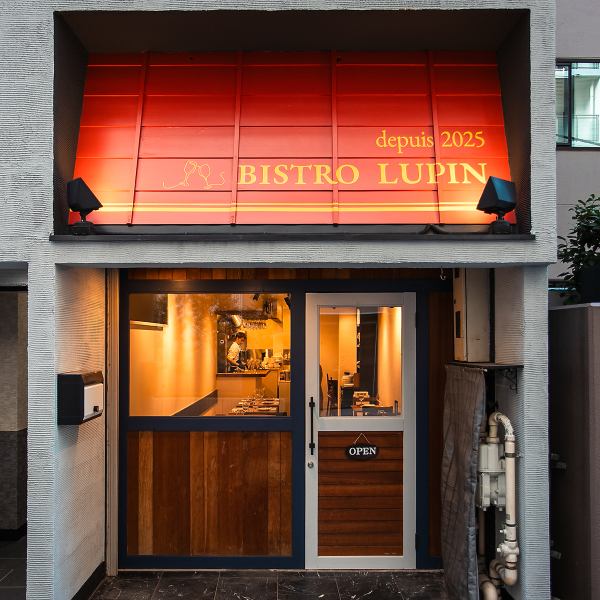 【アクセス抜群◎】当店は、東京メトロ日比谷線 小伝馬町駅１出口より徒歩約3分の場所にございます。アクセスも便利で、お一人様から大人数まで幅広いご利用が可能です。美味しい料理と共に、特別なひとときをお過ごしください。