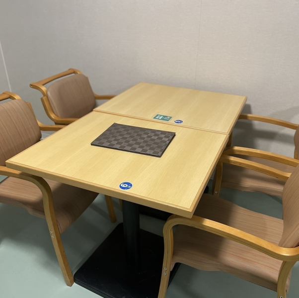 少人数席で会社の後のサク飲みに如何でしょうか？仕事帰り、学校帰り等、様々なシーンでご利用いただけます。