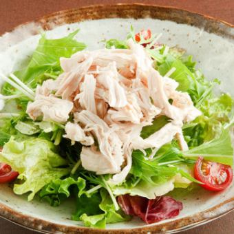 Steamed chicken and mizuna salad