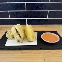 さつまいもの天ぷらハチミツバター添え
