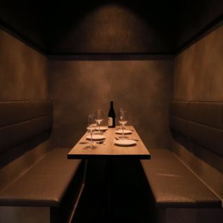 落ち着いた雰囲気のボックス席は、半個室となっておりますので、ご友人やご家族とのお食事、デートや記念日など様々なシーンでご活用ください。大切な人と素敵な時間をお過ごしください。ご予約をお待ちしております♪