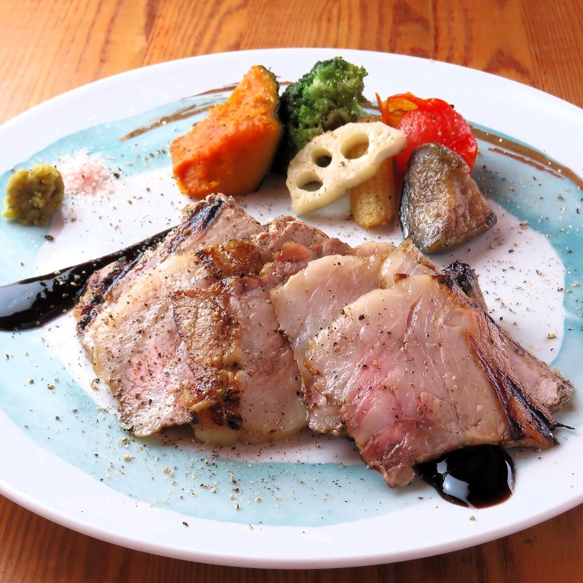 林SPFポークを使ったお肉料理を提供