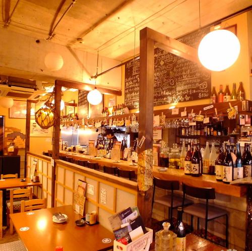 落ち着いた店内にて銘酒とお料理をお楽しみください♪