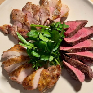 【人気】3種類お肉のグリル盛り合わせ 300g 