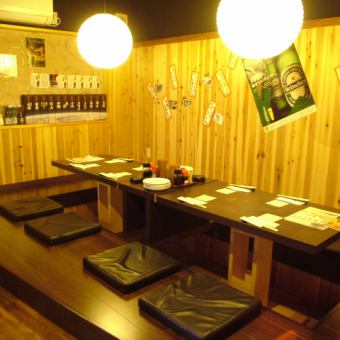 There is a digging kotatsu seat where you can sit comfortably ☆ There is a partition so you can enjoy it comfortably without worrying about the surroundings ☆ If you want to cherish your own space, click here! The tatami room will make your party even more exciting! You can spend a happy time eating delicious food while being healed by the warmth of wood.