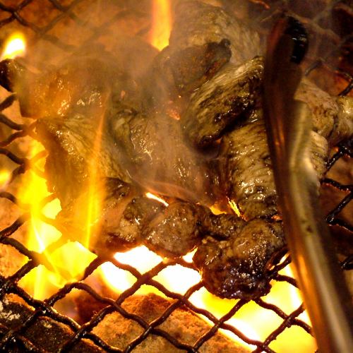 [Counter seats only] 1 person ~ OK! You can enjoy the charcoal-grilled assortment of the day ◎ 5 dishes 2500 yen (tax included) !!