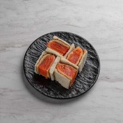 サーモンのカツサンド