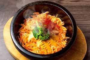 Luxurious stone-grilled bibimbap with the aroma of sakura shrimp