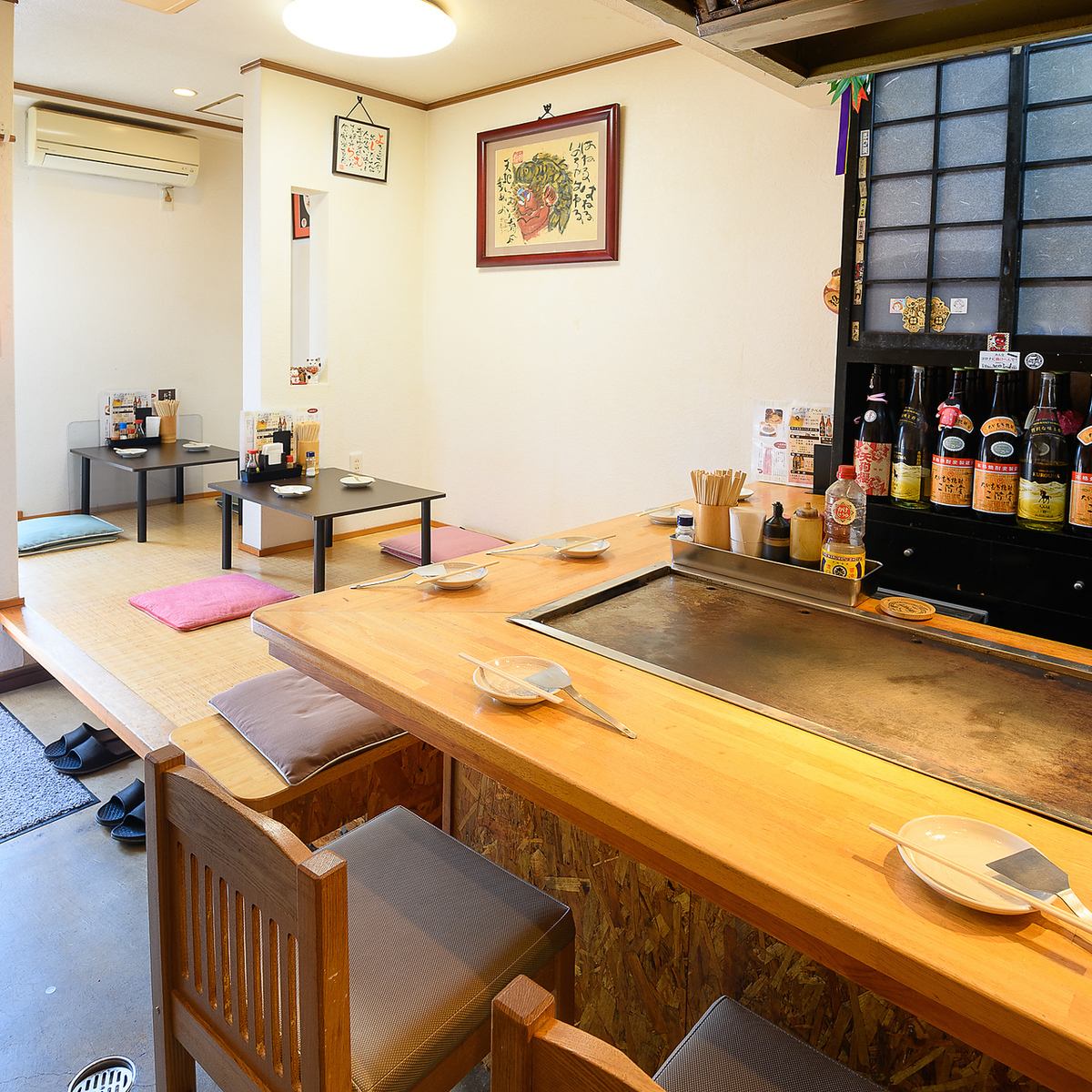 There are tatami seats where you can relax.The homey atmosphere is appealing.