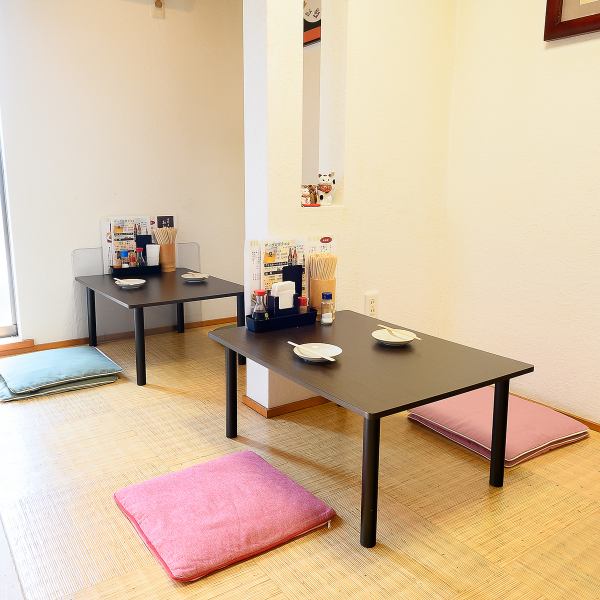 ≪Relaxing tatami room space≫ We have 2 small raised tatami tables that can seat 2 people.We may be able to accommodate a little more than 2 people, so please contact us regarding the number of people.Please relax in a homely space where you will forget about time.