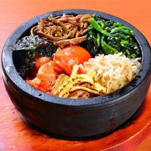 とくちゃん特製石焼チーズビビンバ