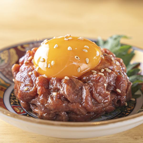 脂の旨みがとろける自家製ダレの極上牛タンユッケ◎