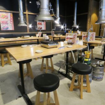 2名様・4名様・6名様・8名様とテーブルをひっつければ団体様でもご利用いただけます。