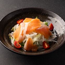 信州サーモンとオニオンサラダ