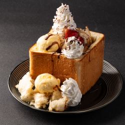 ゴロゴロフルーツのハニートースト