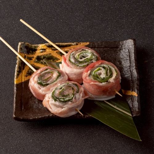 兩串蒜蓉紫蘇肉串