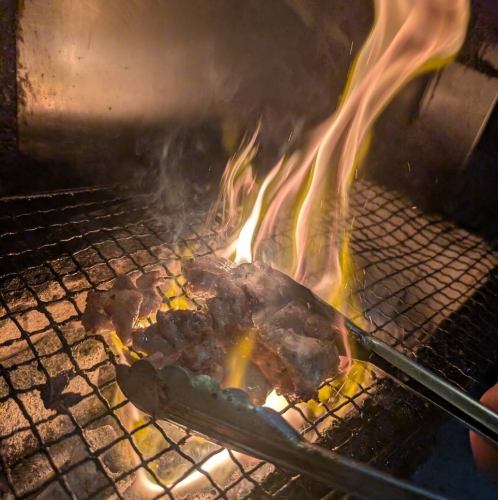 3 赤鶏モモ炭火焼き