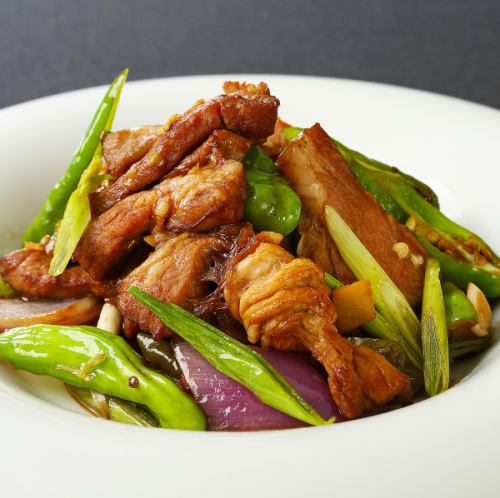 Stir-fried shredded pork with Sichuan-style sweet and spicy sauce