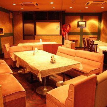 欢迎联系我们洽谈年终派对、新年派对、公司派对等事宜。