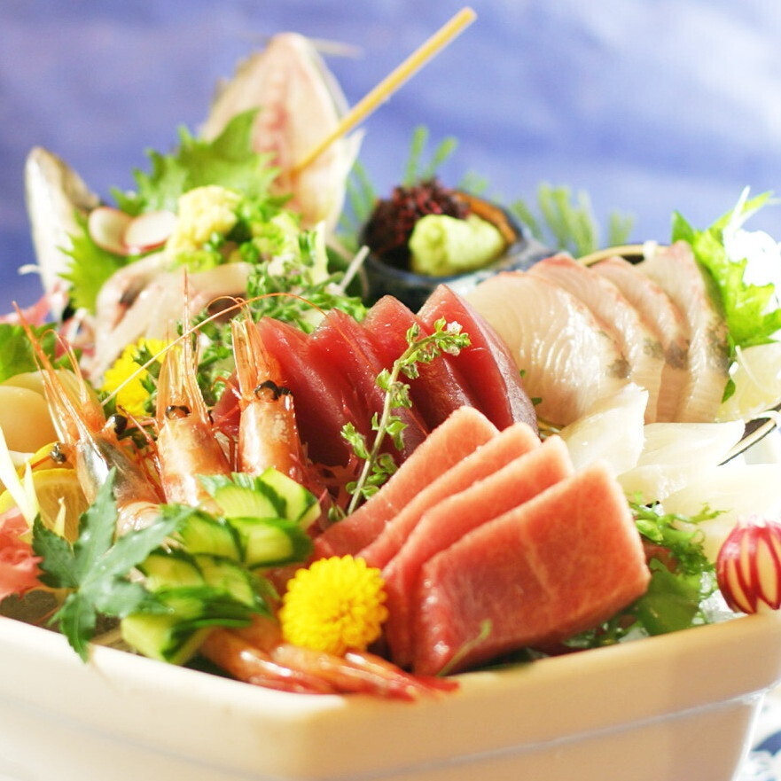 豊洲市場直送！生簀の活魚をその場で捌く本格活魚料理が自慢の居酒屋