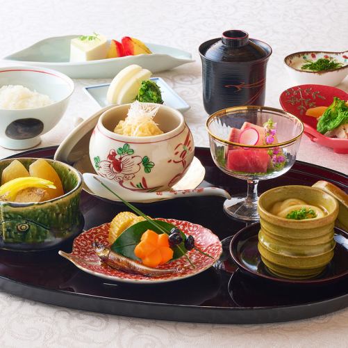 【一月和二月】午餐/缤纷御膳（1月4日~2月28日）