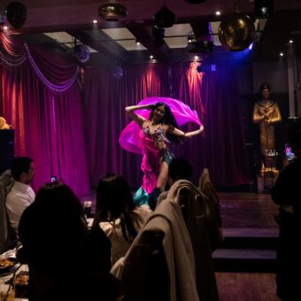 金・土曜限定ダンスショー観覧席　ショーチャージ無料！＊一人様￥５５００のご注文となります。