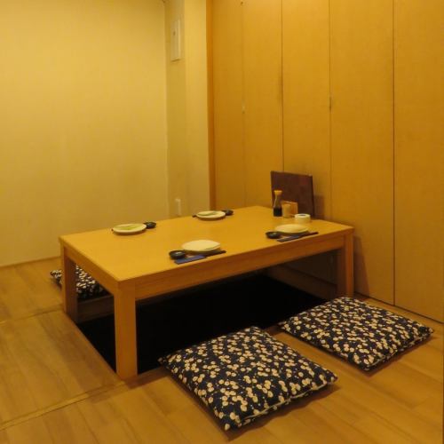 There is a digging kotatsu style private room on the 1st floor.Since there are partitions, you can minimize the chance of contact with other groups.It is also possible to rent out by removing the partition and connecting the private rooms.Please contact us for details !!