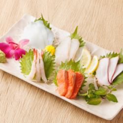 Assortment of 5 sashimi of the day