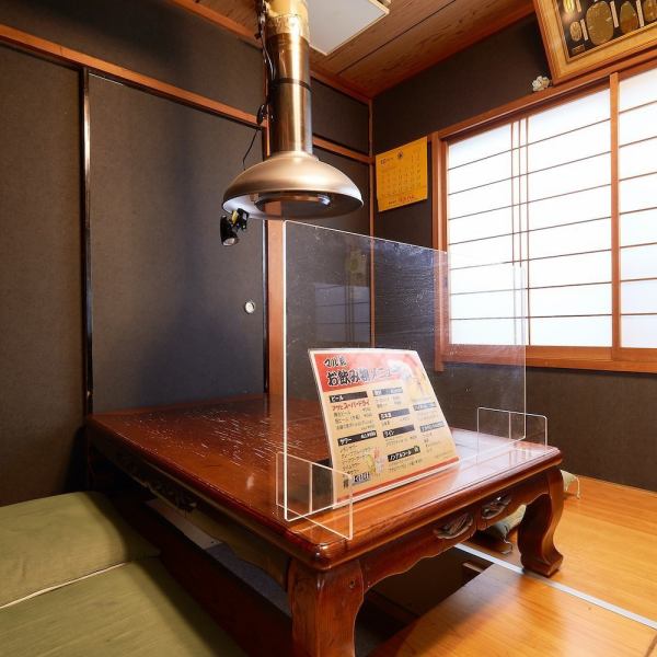 [Horigotatsu seat where you can relax and stretch your legs] This is a private room with a sunken kotatsu that can seat up to 8 people! It can be partitioned and used by 4 people, so if you have any requests, please call us. Please feel free to contact us♪