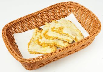 スパイシ－チーズナン