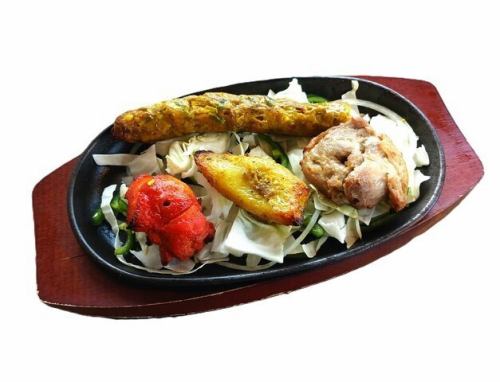 タンド－ル鉄板盛合せ